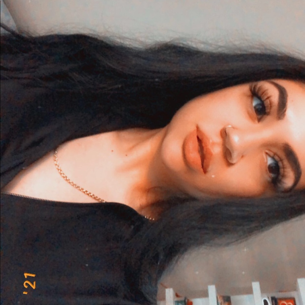 Meet your Posher, Bria